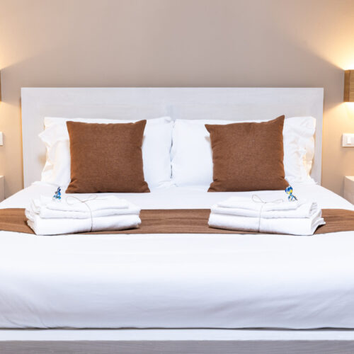 3-bianco-majella-fronte-letto-con-luci